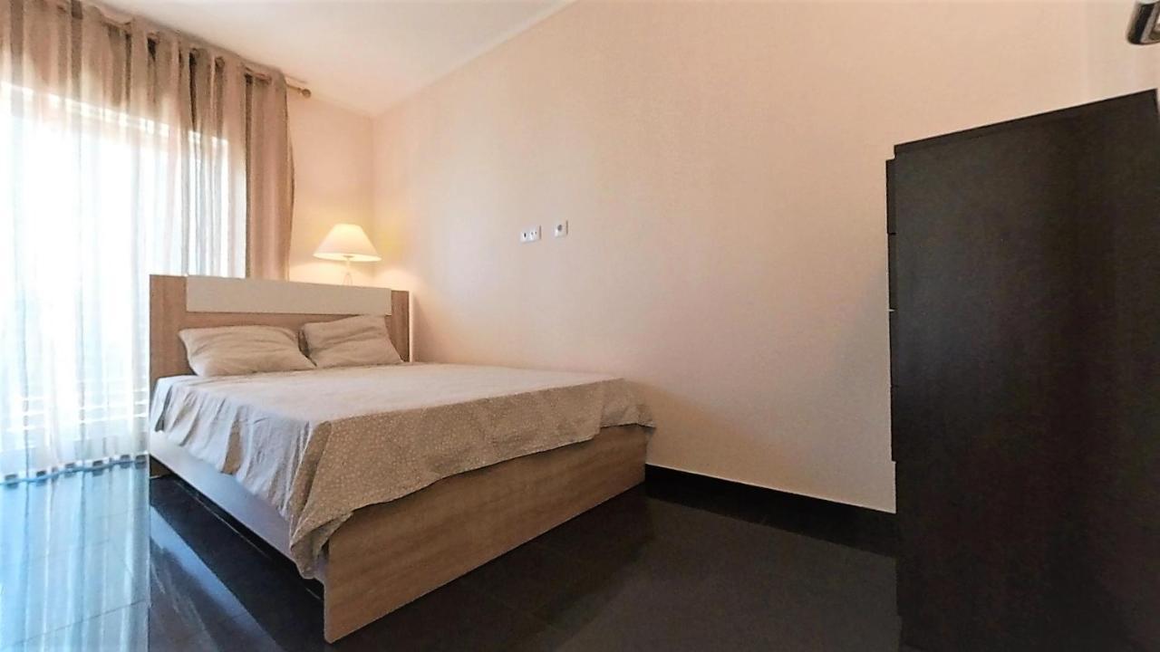 Apartamentos Turisticos Rocha Tower 13C ปอร์ติเมา ภายนอก รูปภาพ